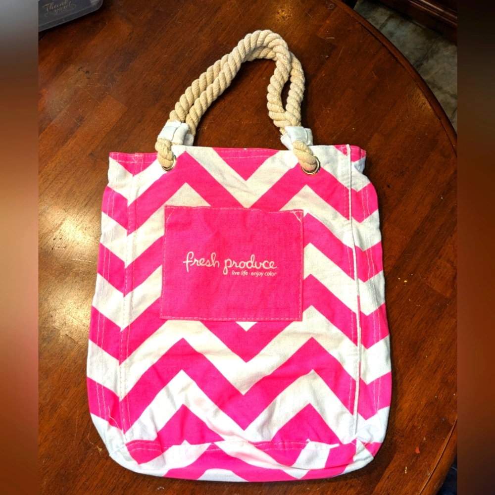 Fresh Produce Aqualux Canvas Tote Bag Purse Barbie Pink Chevron pattern EUC